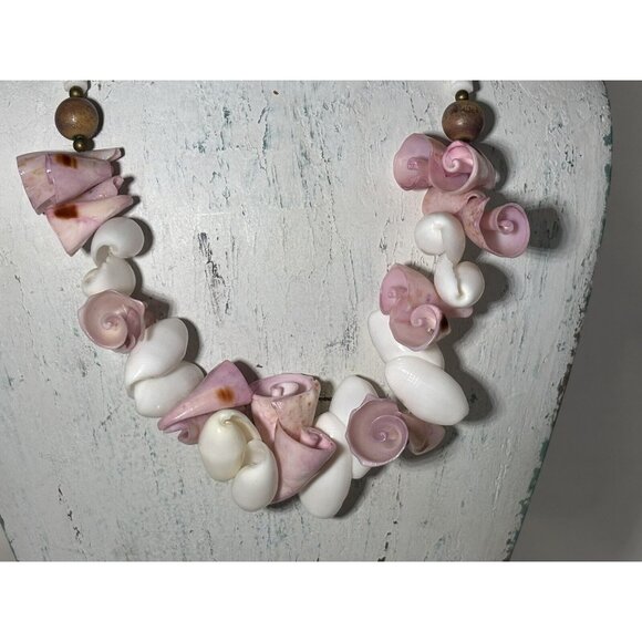Vintage Pink and White Sea Shell Conch & Puka Shell Necklace Choker 8" - Picture 2 of 5